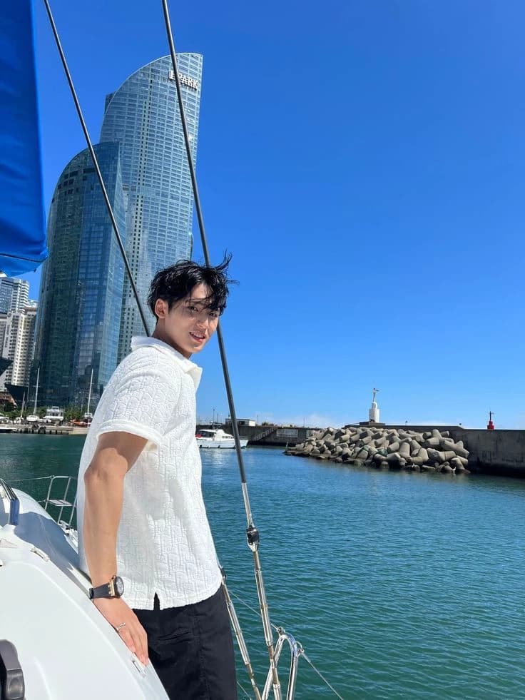Kim mingyu thumbnail
