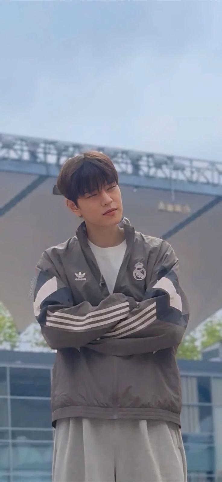 Kim seungmin  thumbnail
