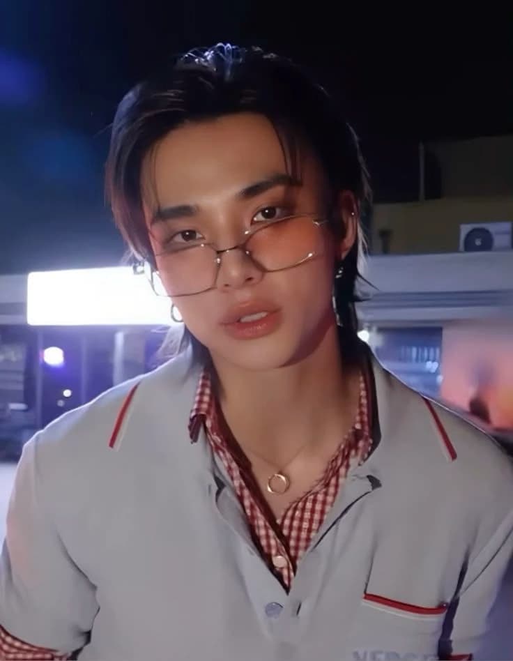 Hyunjin thumbnail