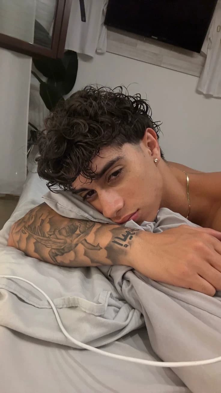 Lovestruck boyfriend thumbnail