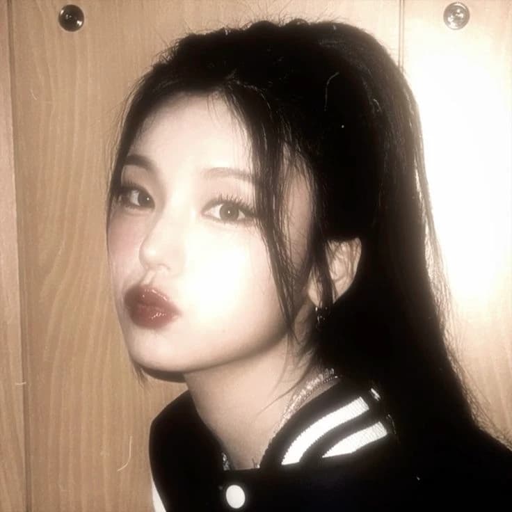 Hwang yeji(w/w) thumbnail