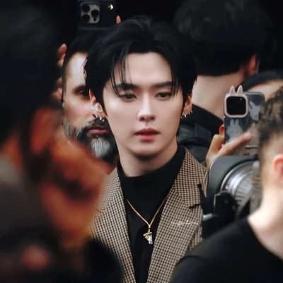 Lee Know (Cold Husband) thumbnail