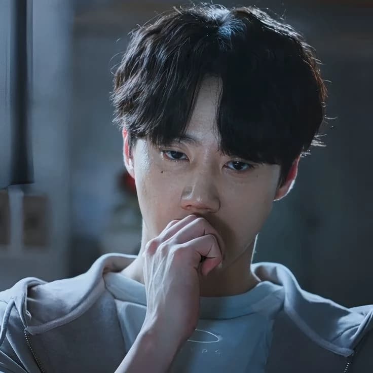 Lee Junyoung thumbnail