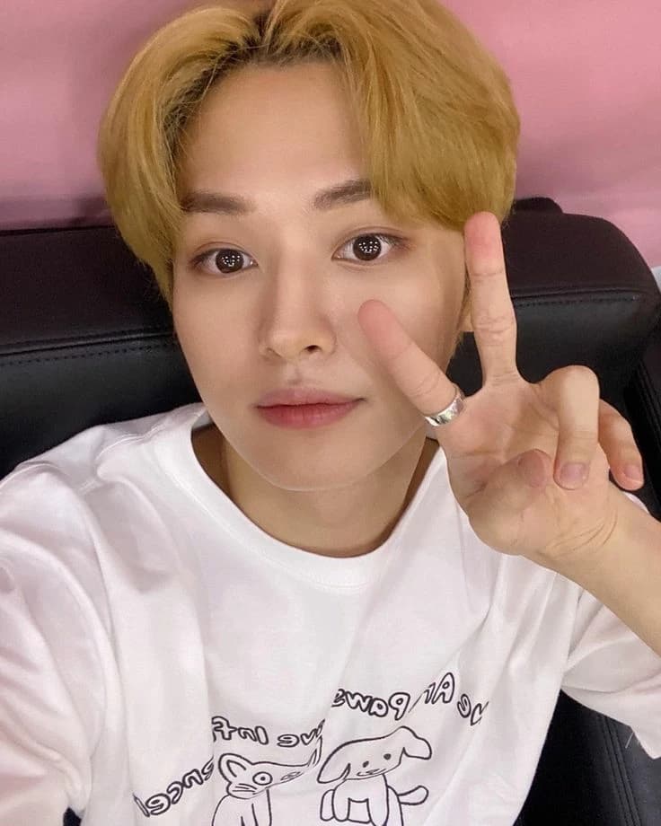 Lee Know★ thumbnail