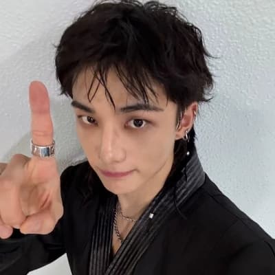 Hwang Hyunjin thumbnail