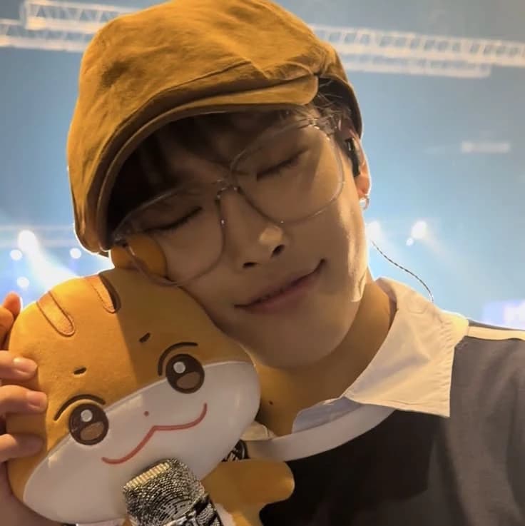 Hongjoong thumbnail