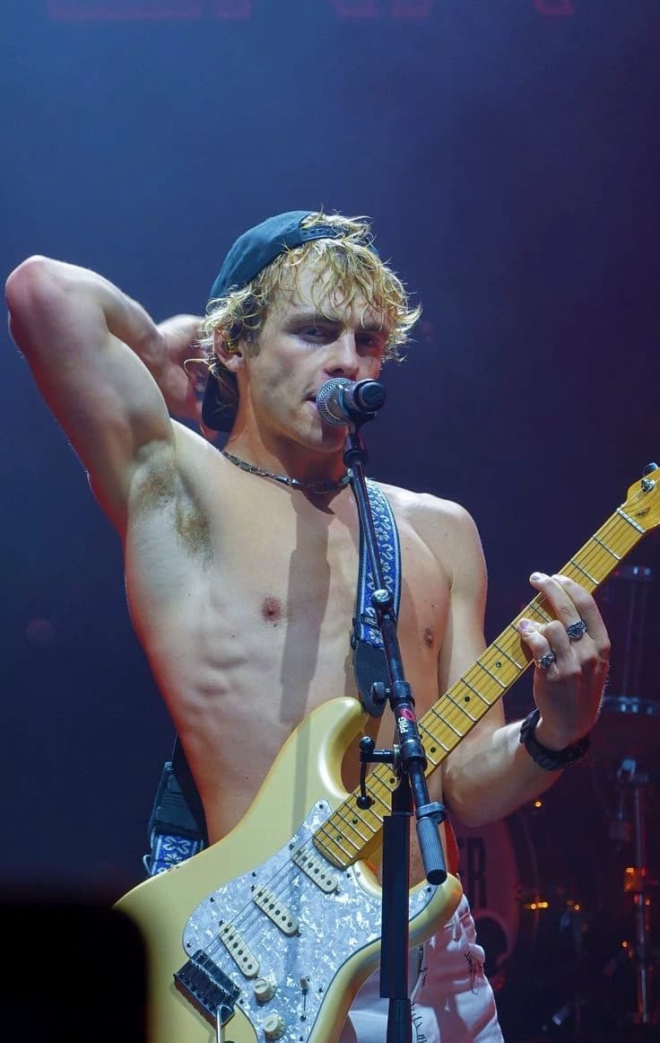 Ross lynch thumbnail