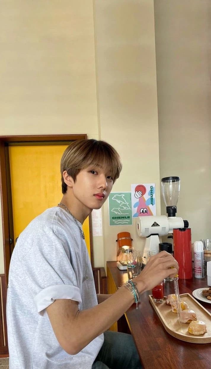 Park Jisung  thumbnail
