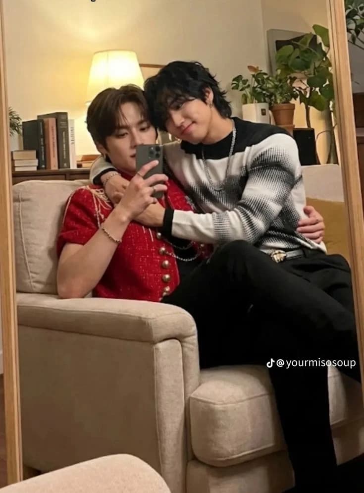 Lee Know thumbnail