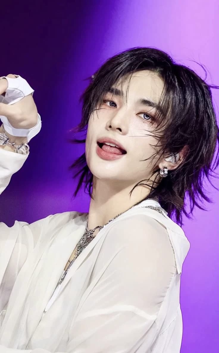 ★|• HYUNJIN •|★ thumbnail
