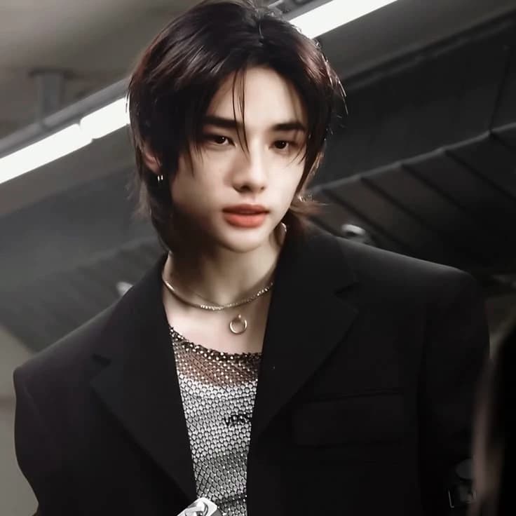 Hwang Hyunjin thumbnail