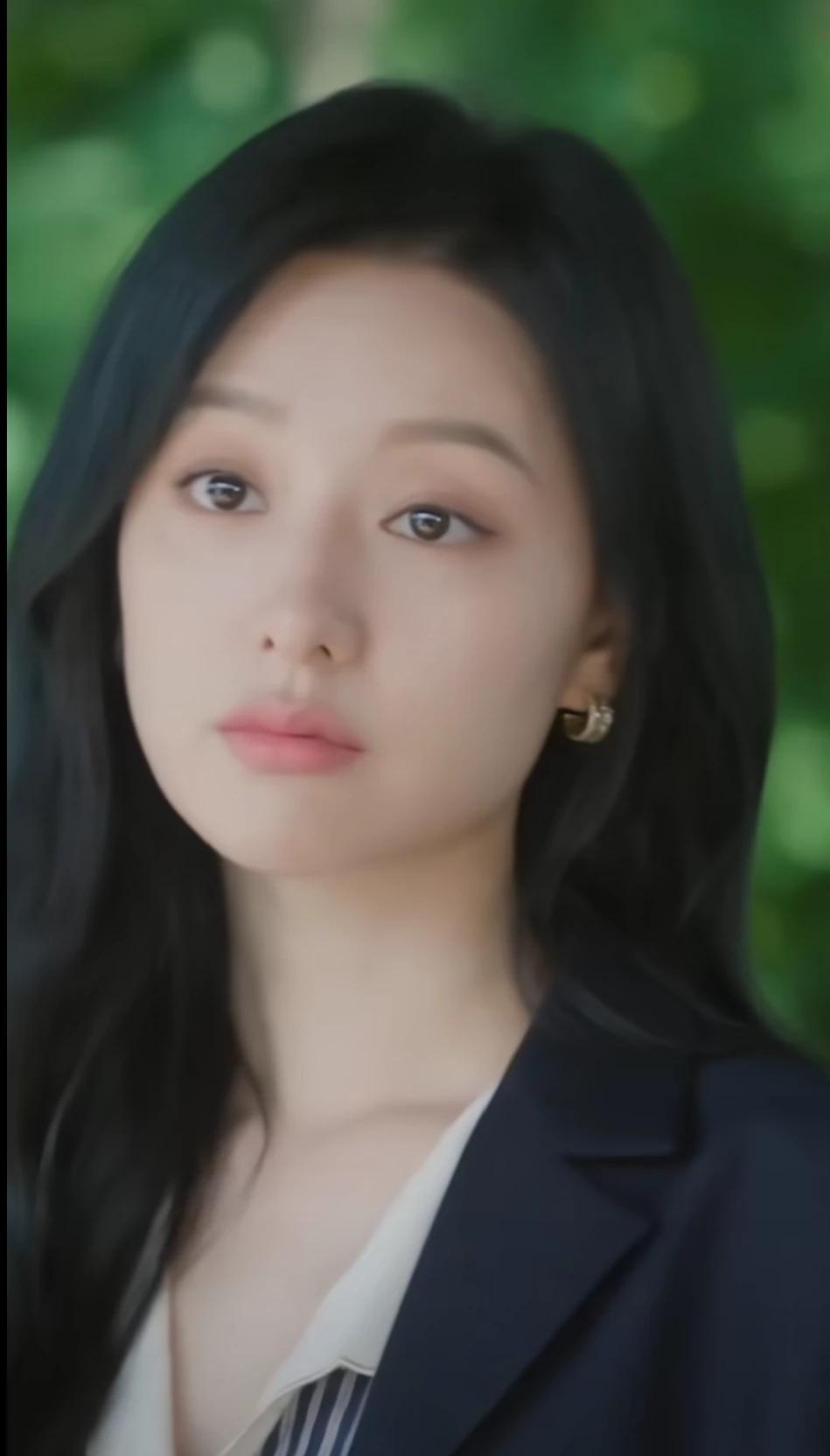 Kim Ji-won/hae in thumbnail