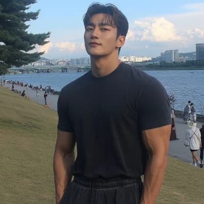 Kim Jaeha ( husband )  thumbnail