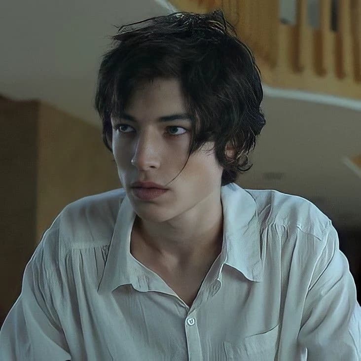 Ezra miller  thumbnail