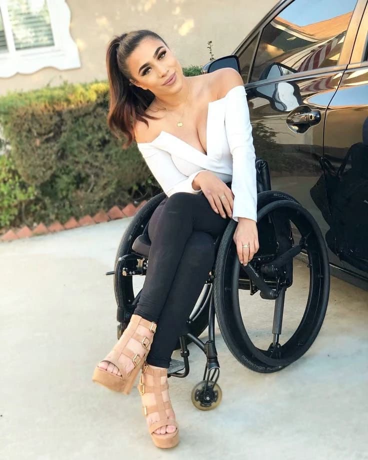 Elena Cruz thumbnail