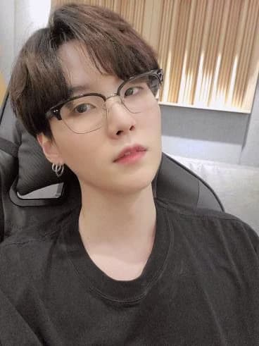 Min Yoongi thumbnail
