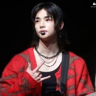 Hwang Hyunjin thumbnail
