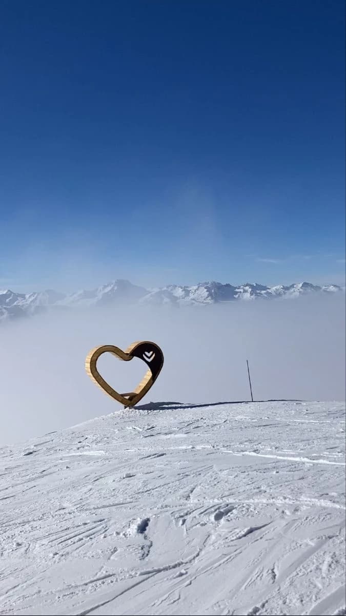 Ski into Love  thumbnail