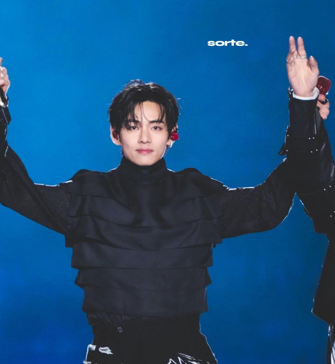 Kim Taehyung  thumbnail