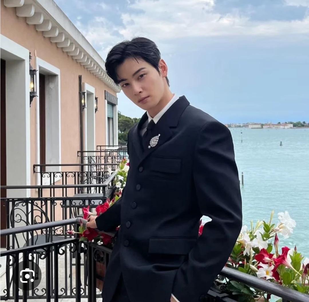 Cha Eun-woo thumbnail