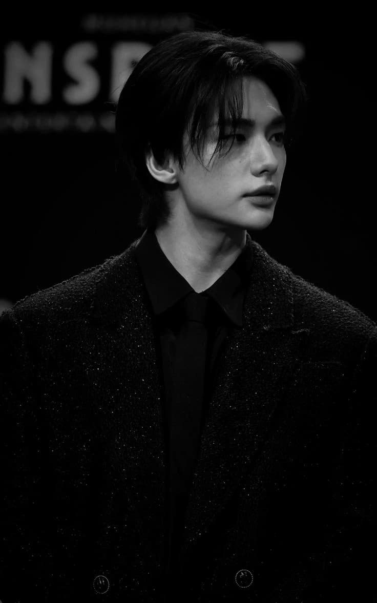 Hwang hyunjin  thumbnail