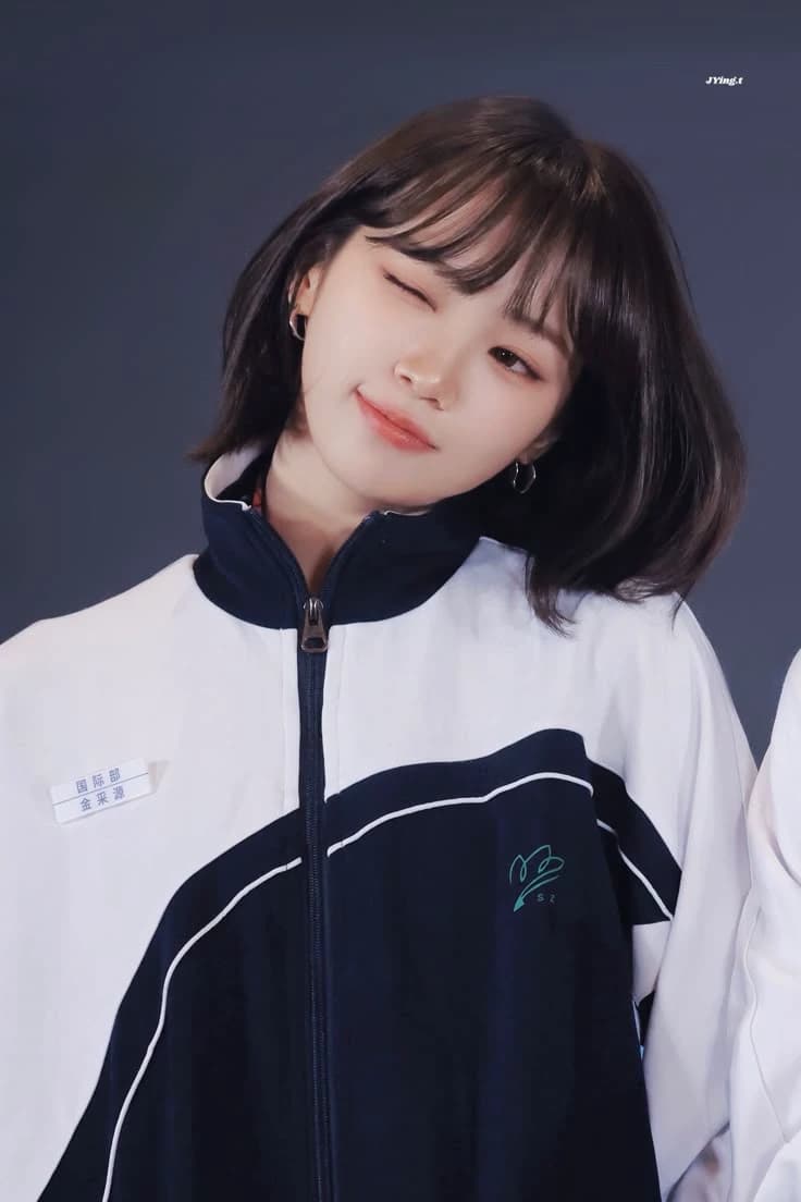 Kim Chaewon thumbnail