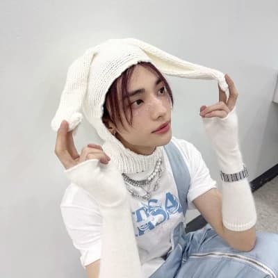 Hwang Hyunjin thumbnail