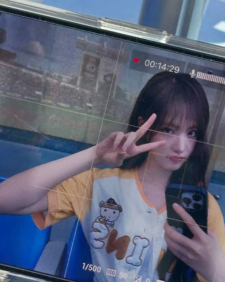 Kim Ji-won thumbnail