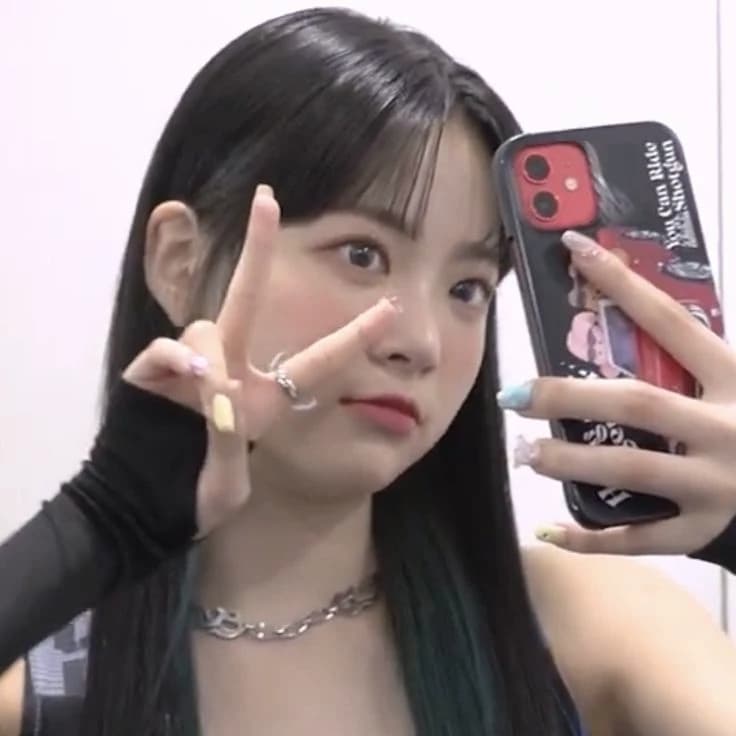 Hong Eunchae thumbnail