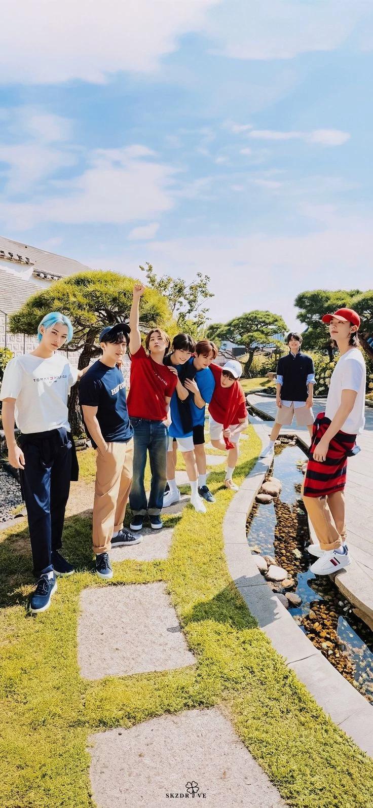 Straykids thumbnail