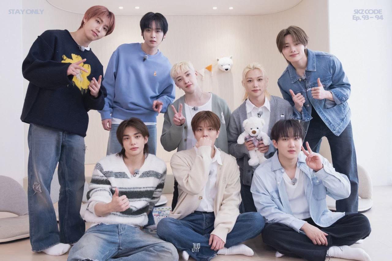 Stray kids thumbnail