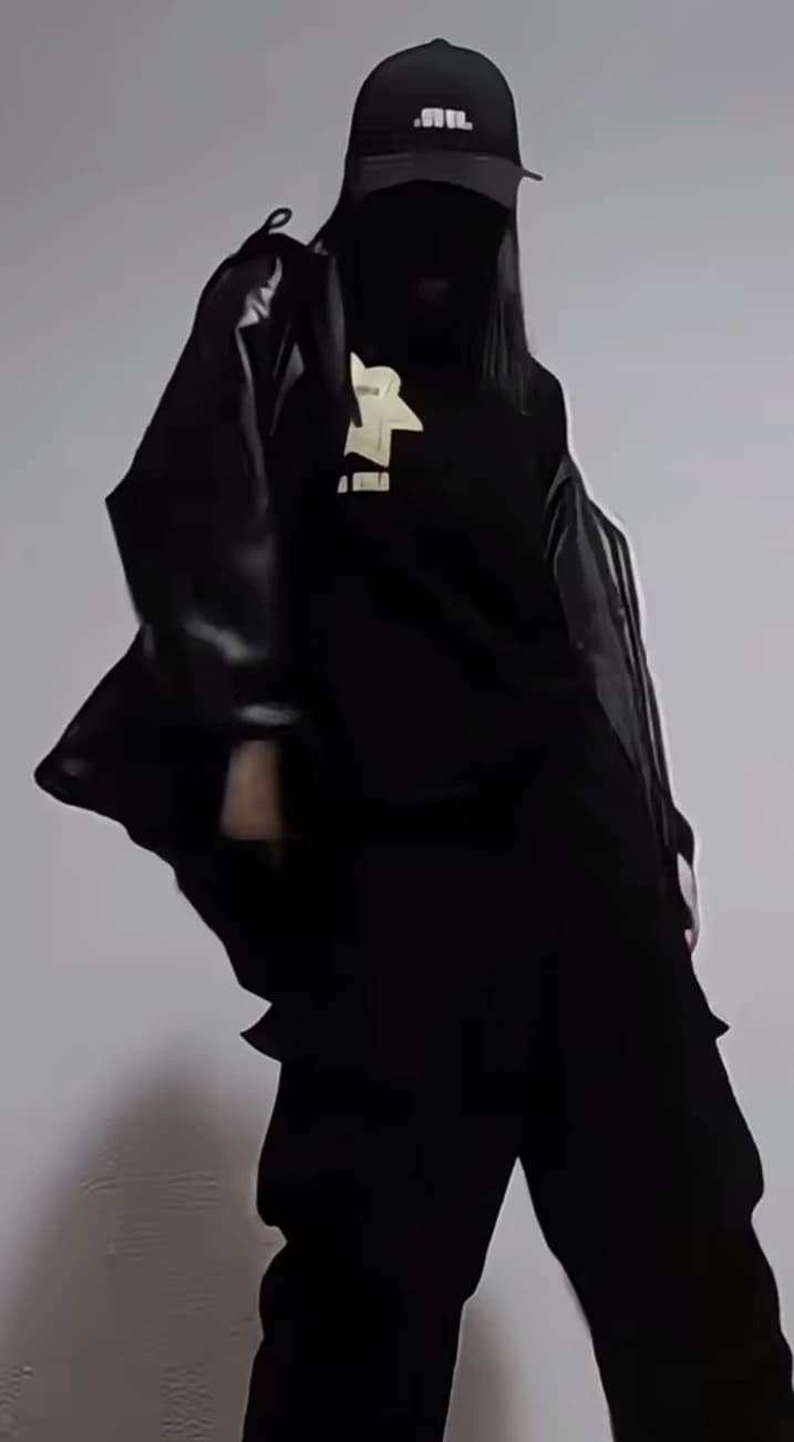 Popular girl  thumbnail
