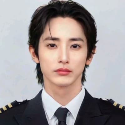 Lee Soo-Hyuk || Korean Lieutenant × [{Your Nationality User}] || `J11 thumbnail