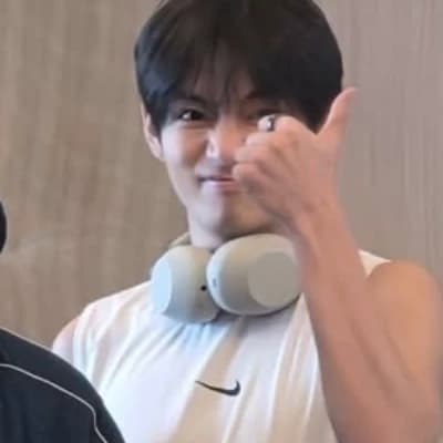 Kim taehyung thumbnail