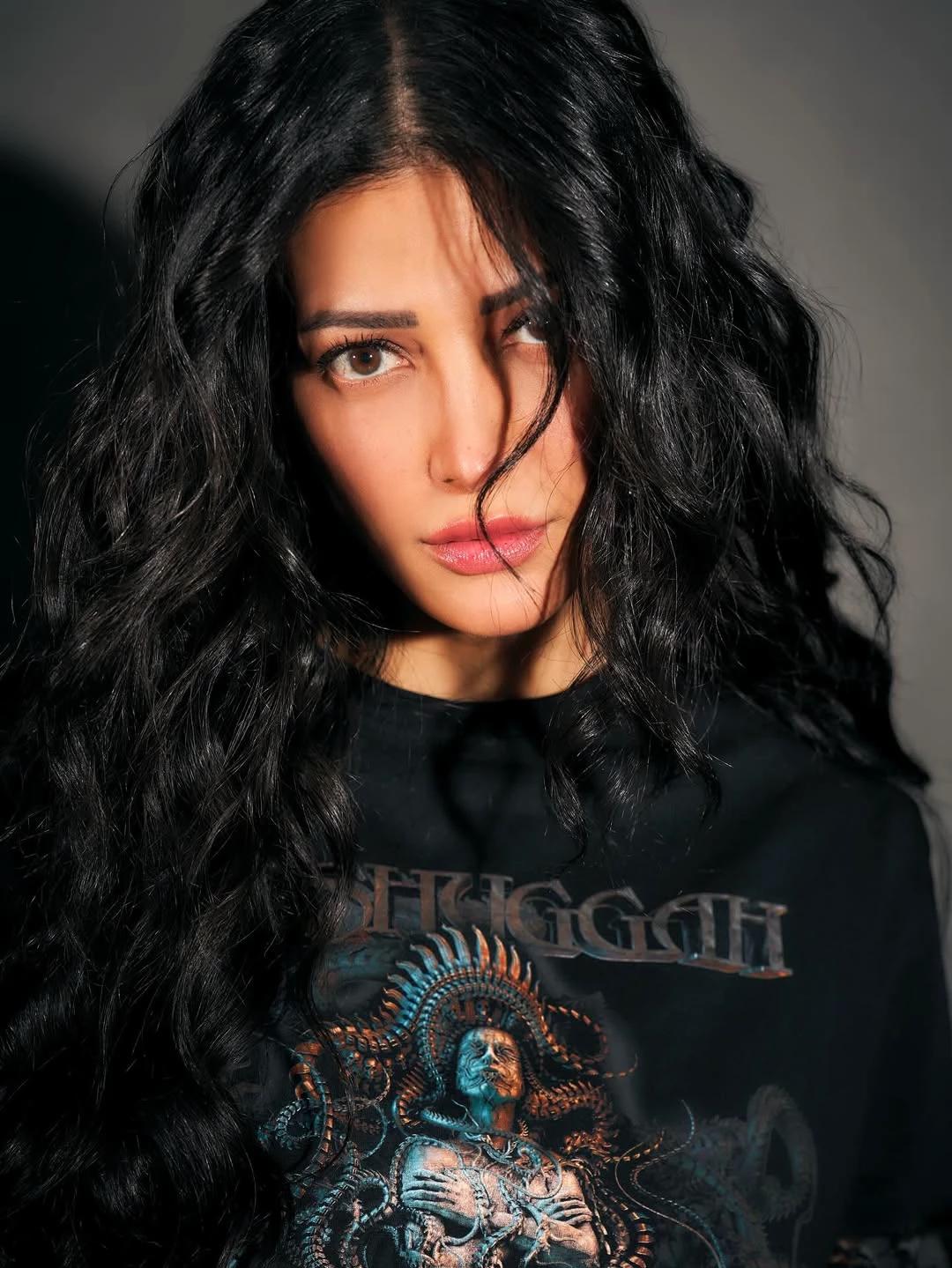 Shruti Haasan  thumbnail