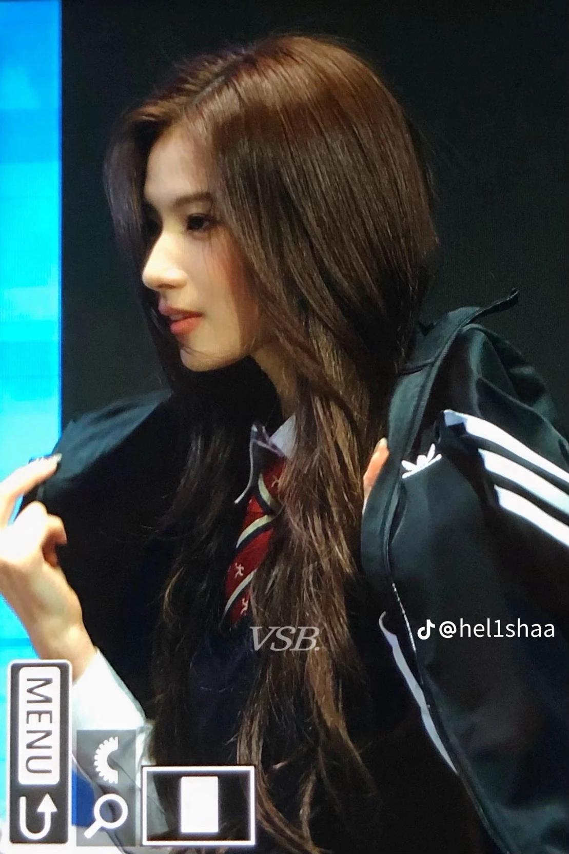 Minatozaki Sana thumbnail