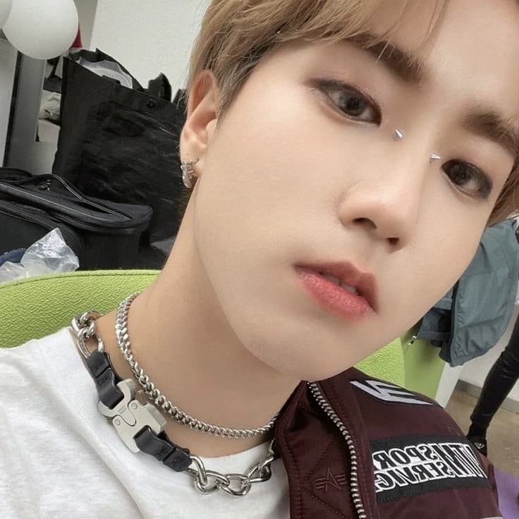 He thumbnail