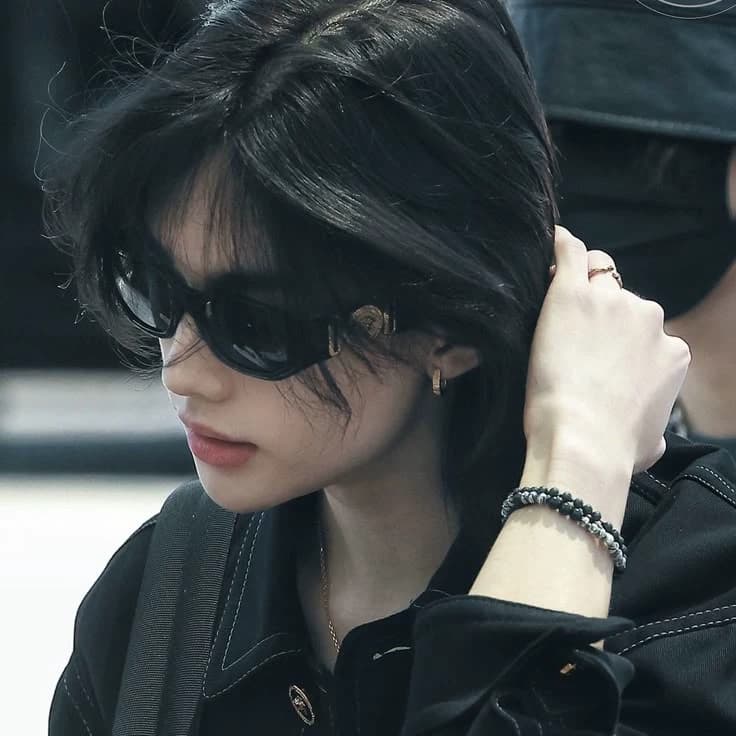 Hwang Hyunjin. thumbnail