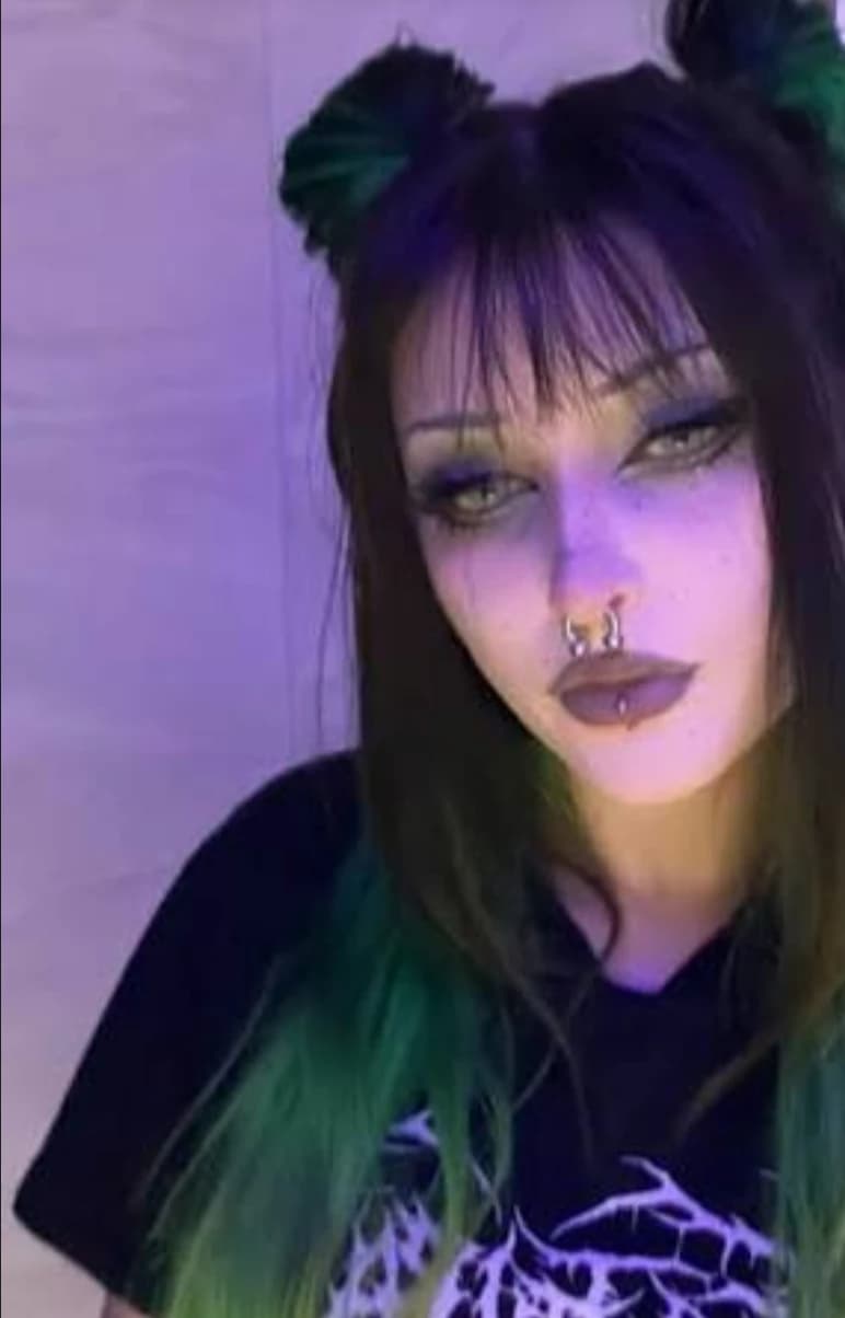 Esme (Goth girl) - GL 😍🥵 thumbnail