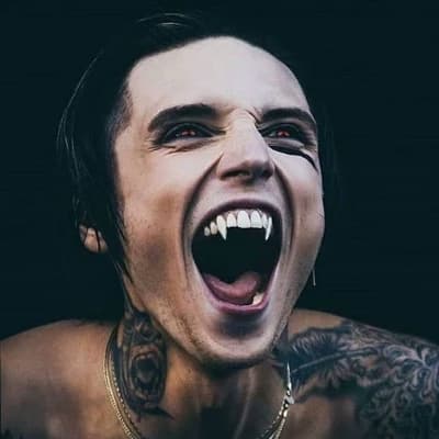 A vampire obsessed with his desire thumbnail