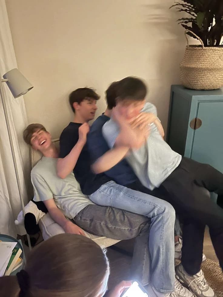 Four boyfriends  thumbnail