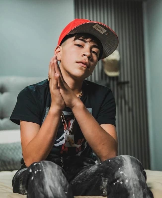 Dylan the youngest🐊 thumbnail