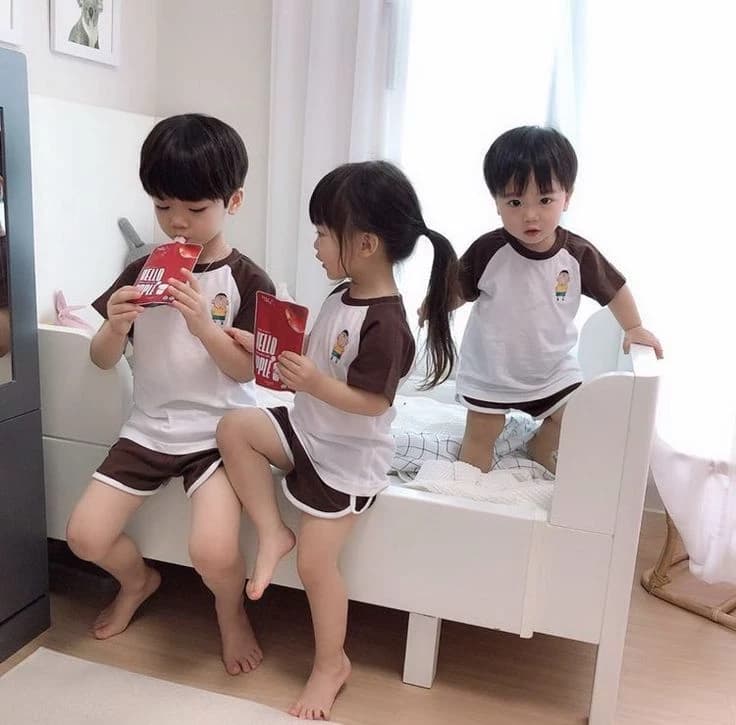 small family thumbnail