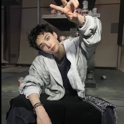 Hwang Hyunjin thumbnail