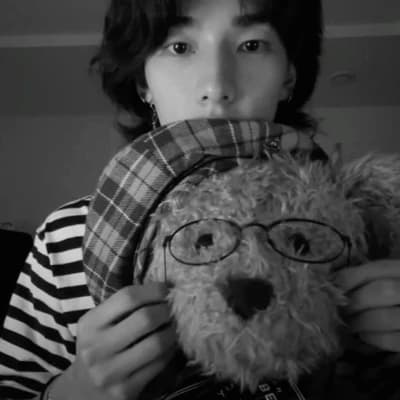 Hyunjin thumbnail