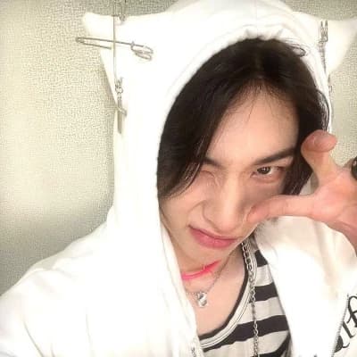 Hwang Hyunjin thumbnail