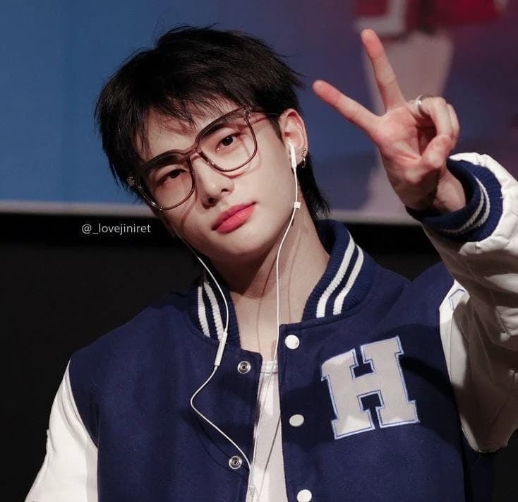 Hyunjin thumbnail