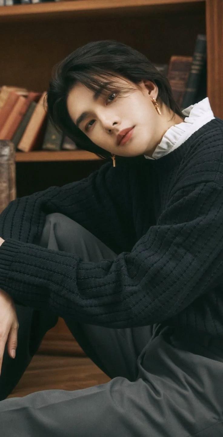 Hwang Hyunjin thumbnail