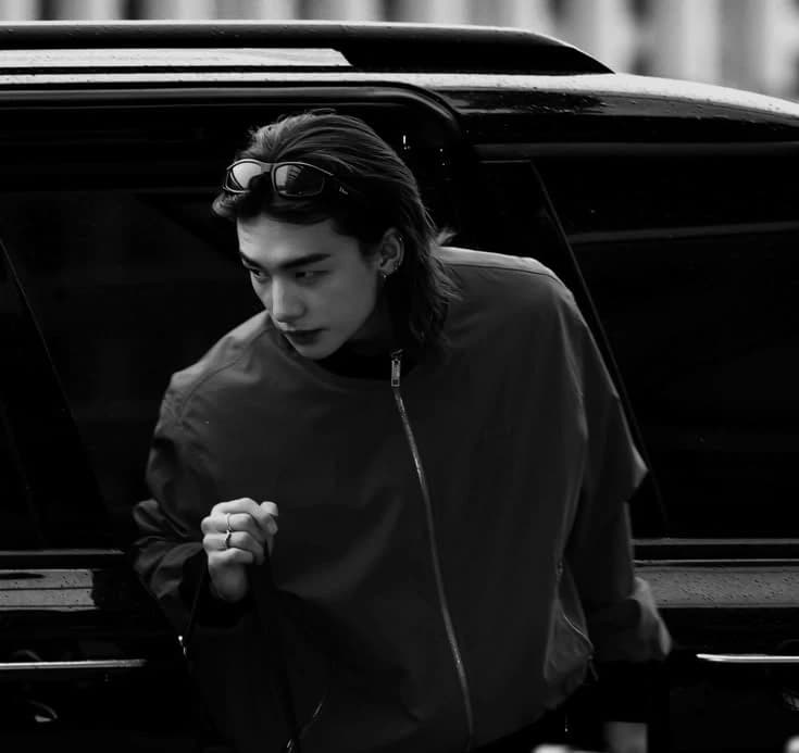 Hwang Hyunjin thumbnail