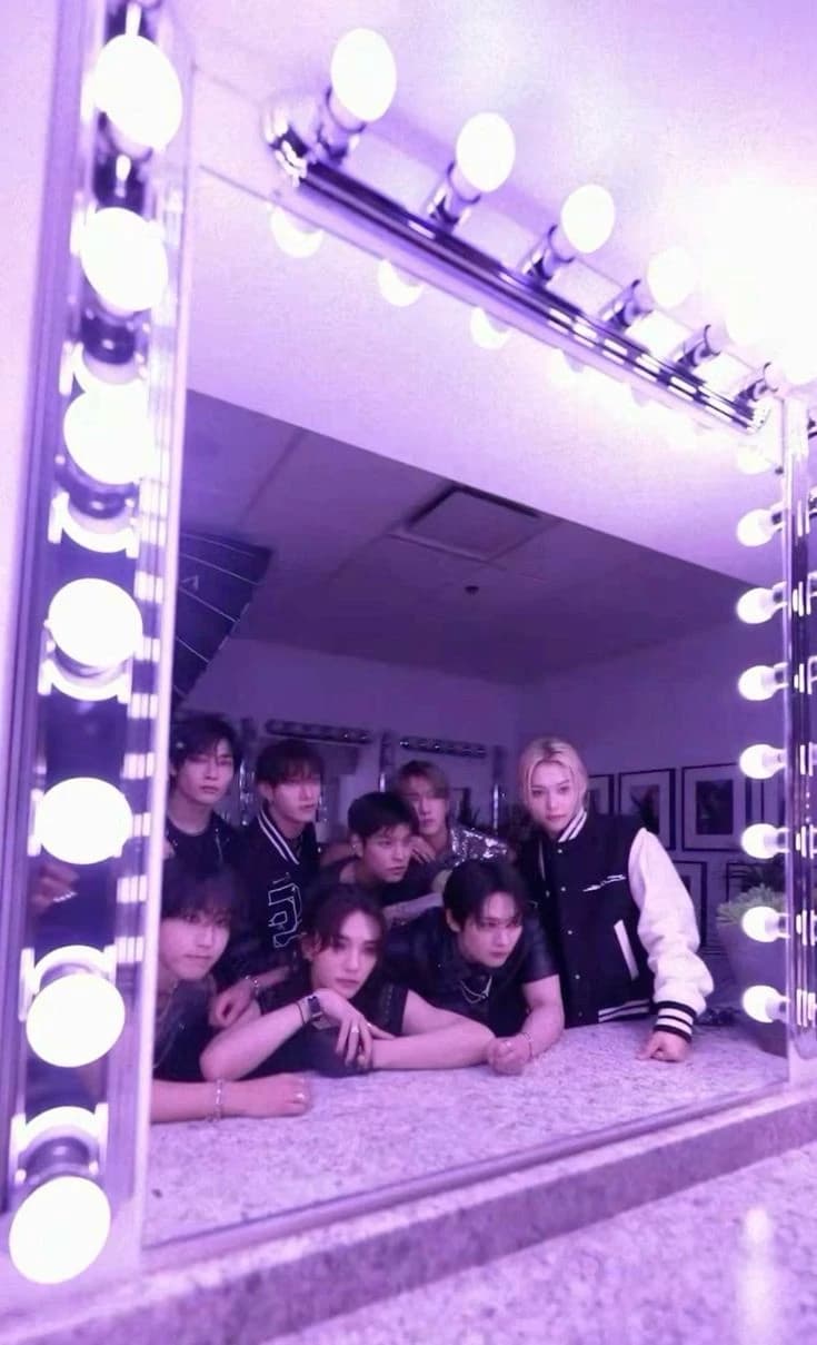Straykids thumbnail